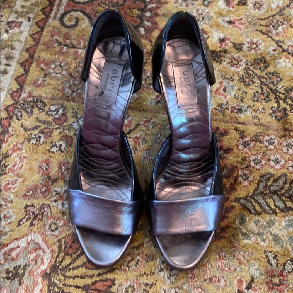 Gucci pumps